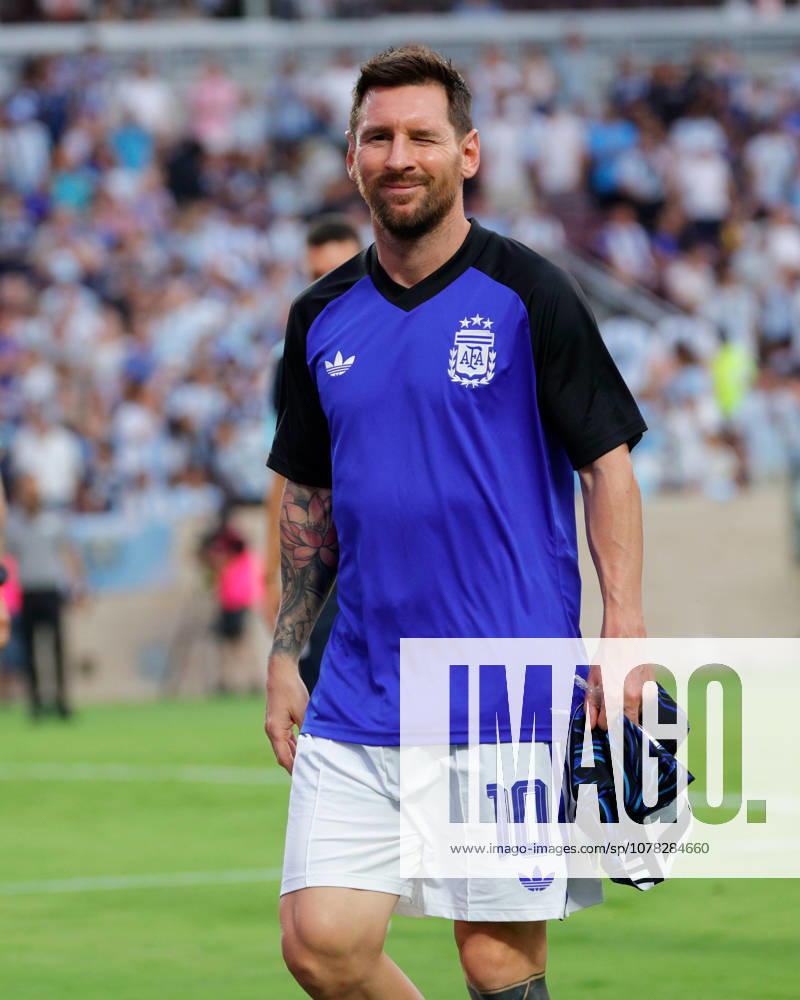 Argentina forward LIONEL MESSI (10) winks to the crowd during an International Friendly, Länderspiel, Nationalmannschaft soccer match between Argentina and Honduras at Kyle Field in College Station, TX, Saturday, June 6, 2026. College Station USA - ZUMAa325 20260606_zsa_a325_027