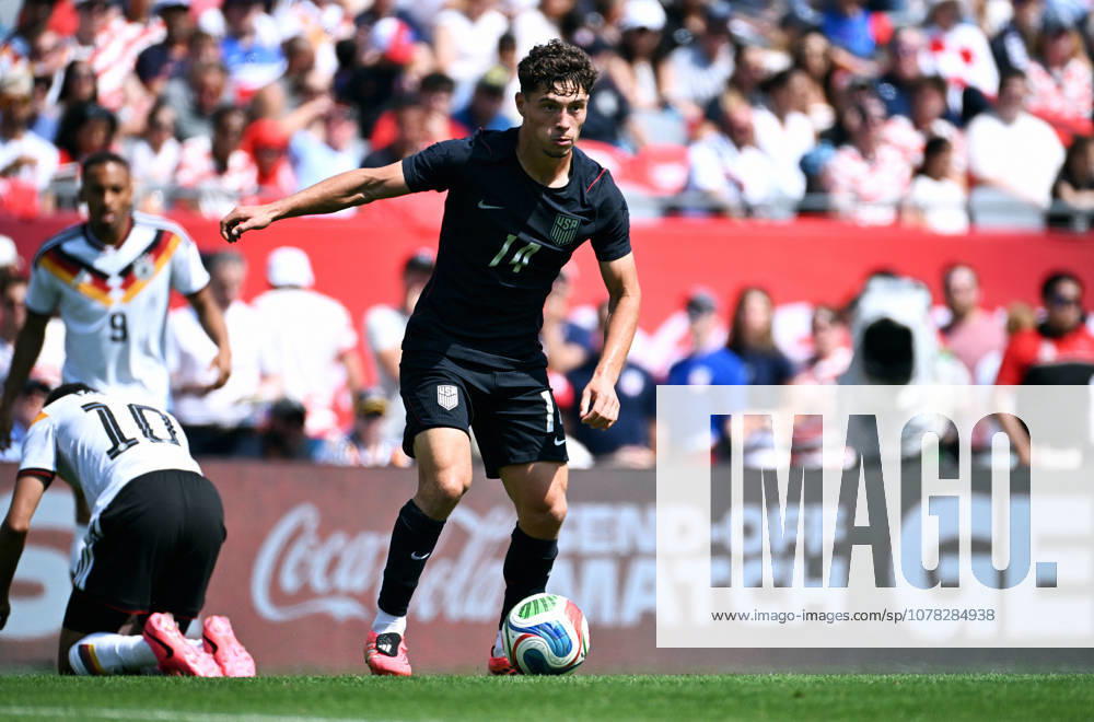 Soccer, international match, men, friendly match for the 2026 World Cup, Soldier Field, Chicago USA Germany 1 2 Sebastian Berhalter USA action, single image