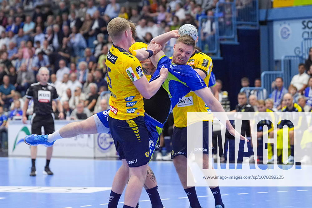 Handball, 1 HBL, VfL Gummersbach Rhein Neckar Löwen, Schwalbe Arena Haukur Thrastarson Rhein Neckar Loewen, 25 in duel against Kristjan Horzen VfL Gummersbach, 27