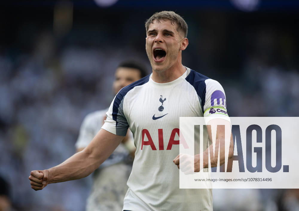Tottenham Hotspur v Everton - Premier League LONDON, ENGLAND - MAY 24: Micky van de Ven of Tottenham Hotspur reacts after the Premier League match between Tottenham Hotspur and Everton at Tottenham Hotspur Stadium on May 24, 2026 in London, England. London Tottenham Hotspur Stadium England United Kingdom