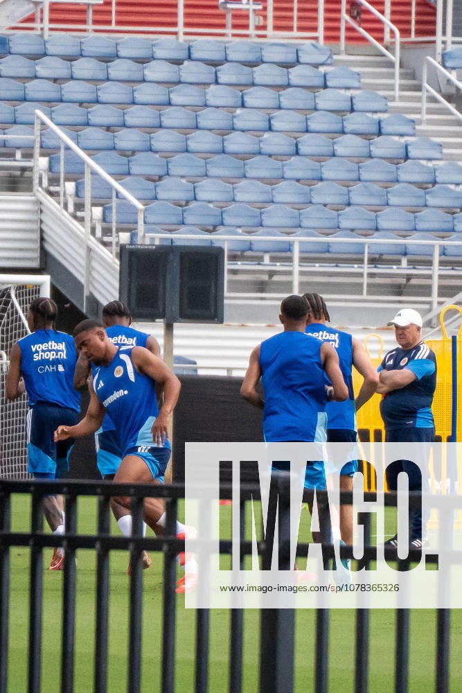 A CuraoÂßao coach watches over drills during a closed training session at FAU Stadium in Boca Raton, Florida, on Tuesday, as the team prepares for its first‘ever FIFA World Cup, WM, Weltmeisterschaft, Fussball appearance against Germany. Boca Raton USA - ZUMAc343 20260609_znp_c343_002