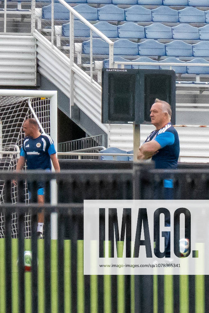A CuraoÂßao coach watches over drills during a closed training session at FAU Stadium in Boca Raton, Florida, on Tuesday, as the team prepares for its firstÃ¢â‚¬˜ever FIFA World Cup, WM, Weltmeisterschaft, Fussball appearance against Germany. Boca Raton USA - ZUMAc343 20260609_znp_c343_010