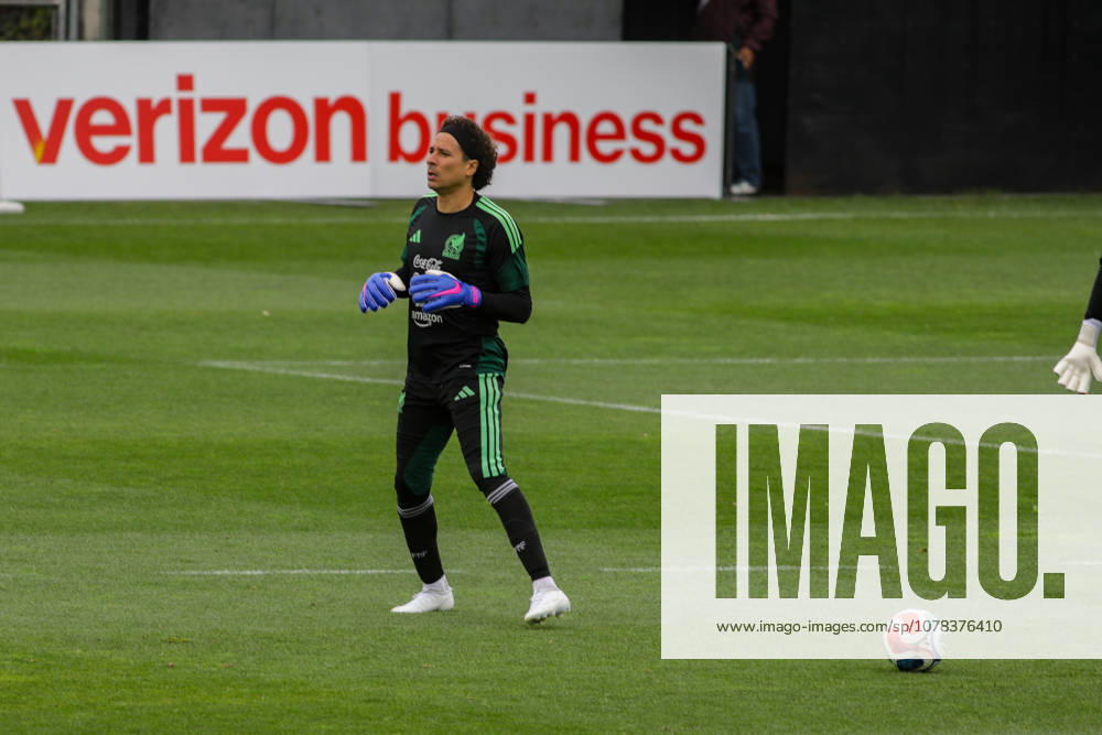 Mexico national team, Nationalteam Training Day - 2026 FIFA World Cup, WM, Weltmeisterschaft, Fussball Goalie Guillermo Ochoa of Mexican national football team warms-up during the training day ahead the 2026 FIFA World Cup Group A match against South Africa at High Performance Center (CAR). on June 9, 2026 in Mexico City, Mexico. Mexico City CDMX Mexico