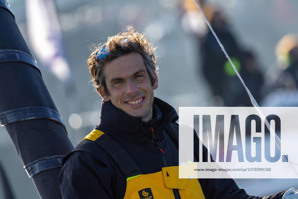 Charlie Dalin, vainqueur du Vendà e Globe 2024-2025 en 64j 19h 22min et 49 sec - Les Sables d Olonne le 14 01 2025