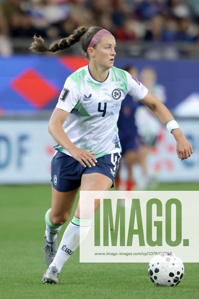 CAITLIN HAYES, Irlanda, FIFA Women s World Cup 2027 League Phase, France vs Ireland 1-0, 09-06-2026, Azione, Action, Single shot FIFA WOMEN SWORLD CUP 2027 League Phase FRANCIA-IRLANDA 1-0