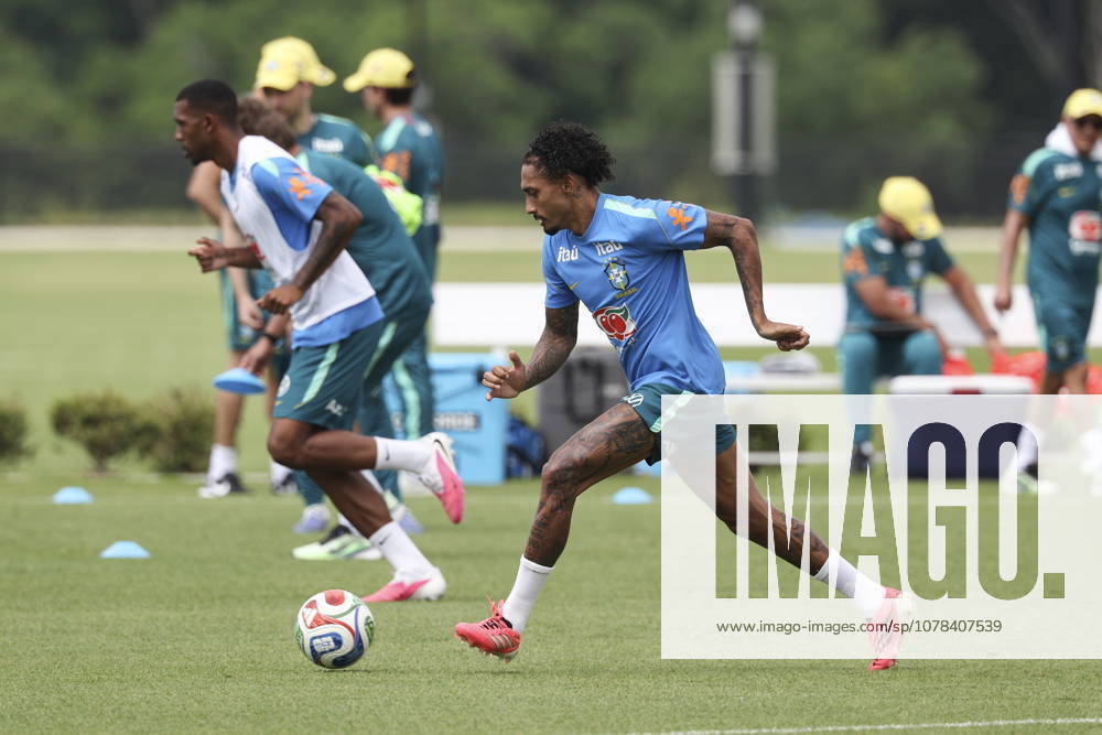 FIFA World Cup, WM, Weltmeisterschaft, Fussball 2026 - Brazil training session Raphinha (C) of Brazil during a training session of the national soccer team for the FIFA World Cup 2026 at Columbia Park in Morristown, New Jersey, USA, 11 June 2026. Morristown United States
