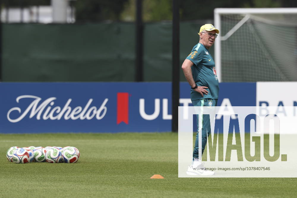 FIFA World Cup, WM, Weltmeisterschaft, Fussball 2026 - Brazil training session Carlo Ancelotti, Brazil s head coach, leads a training session of the national soccer team for the FIFA World Cup 2026 at Columbia Park in Morristown, New Jersey, USA, 11 June 2026. Morristown United States