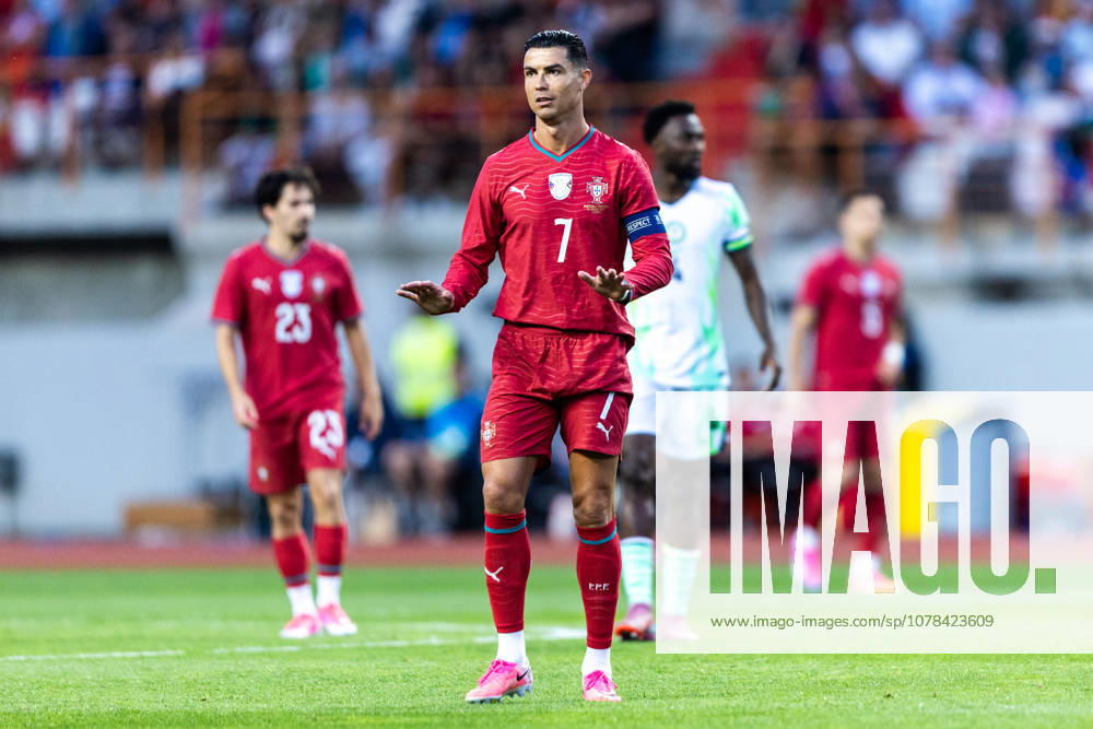 Portugal v Nigeria - International Friendly, Länderspiel, Nationalmannschaft Cristiano Ronaldo from Portugal gestures during the international friendly match between Portugal and Chile at the Estadio Dr. Magalhaes Pessoa in Leiria, Portugal, on June 10, 2026. Leiria Leiria Portugal