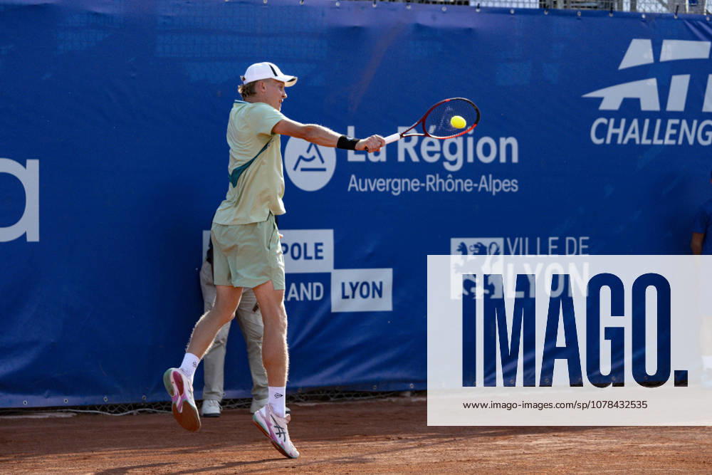 TENNIS : Open Sopra Steria - Lyon Villeurbanne 12 06 2026 Félix Balshaw affronte Clément Tabur lors du tournoi de tennis ATP, Tennis Herren Challenger Tour, Open Sopra Steria à Lyon-Villeurbanne, le 12 06 2026. Photo Sandrine Thesillat PsNewZ