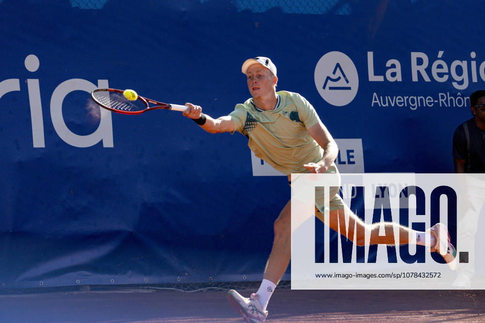TENNIS : Open Sopra Steria - Lyon Villeurbanne 12 06 2026 Félix Balshaw affronte Clément Tabur lors du tournoi de tennis ATP, Tennis Herren Challenger Tour, Open Sopra Steria à Lyon-Villeurbanne, le 12 06 2026. Photo Sandrine Thesillat PsNewZ