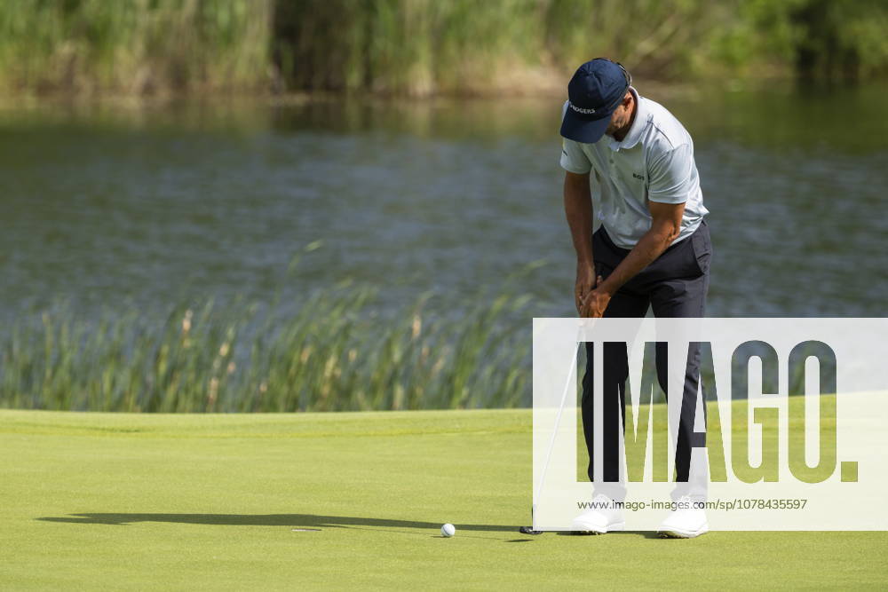 Mike Weir, of Sarnia, Ont., putts on the eighteenth hole during the second round of the RBC Canadian Open in Caledon, Ont., on Friday, June 12, 2026. Canada News - June 12, 2026 - ZUMAc35_ 20260612_zaf_c35_095