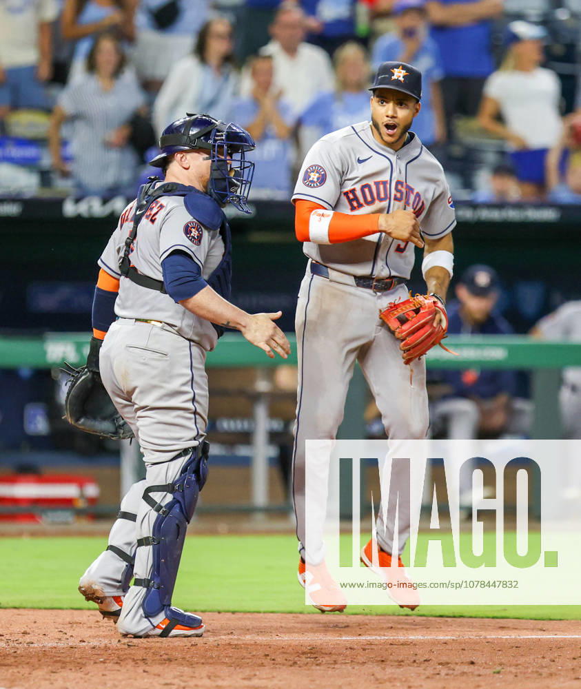 Houston Astros shortstop Jeremy Peo±a (3) reacts after throwing out Kansas City Royals outfielder Starling Marte (0) at first base in the 8th inning against the Kansas City Royals at Kauffman Stadium in Kansas City, MO. CSM Kansas City United States - ZUMAc04_ 20260613_zma_c04_009