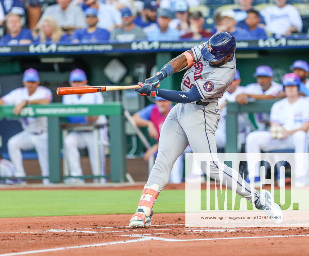 Houston Astros outfielder Taylor Trammell (26) hits a single in the 1st inning against the Kansas City Royals at Kauffman Stadium in Kansas City, MO. CSM MLB, Baseball Herren, USA 2026:Astros Vs Royals June 12 - ZUMAc04_ 20260613_zma_c04_022
