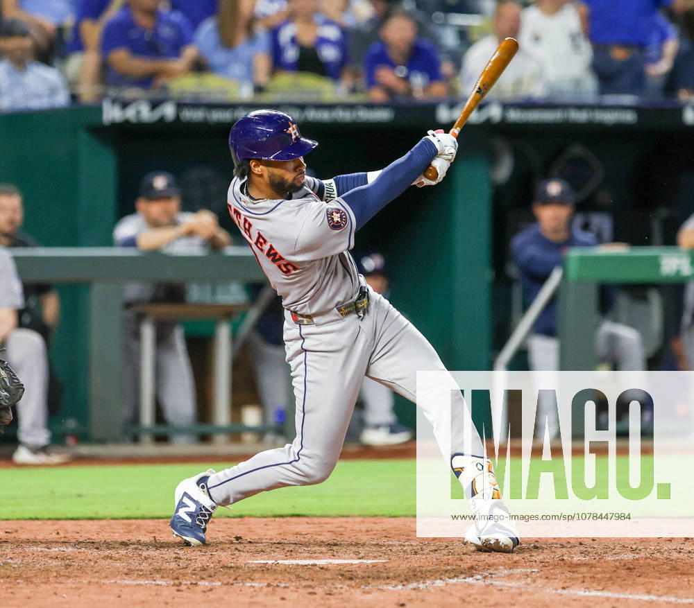 Houston Astros pinch hitter Brice Matthews (0) hits a home run in the 9th inning against the Kansas City Royals at Kauffman Stadium in Kansas City, MO. CSM MLB, Baseball Herren, USA 2026:Astros Vs Royals June 12 - ZUMAc04_ 20260613_zma_c04_045
