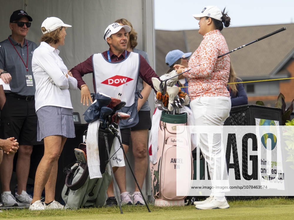 MIDLAND, MI - JUNE 13: Angel Yin speaks with her teammate Juli Inkster during round three of the LPGA, Golf Damen Dow Championship on June 13, 2026, at Midland Country Club in Midland, Michigan. (Photo by Joseph Weiser Icon Sportswire) GOLF: JUN 13 LPGA Dow Championship Icon2606130053