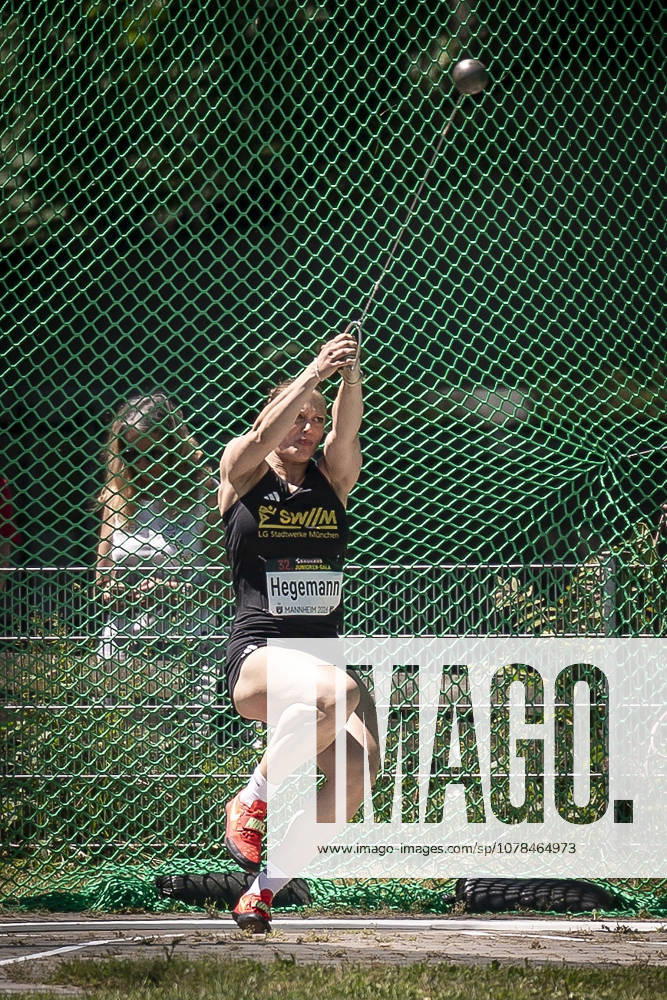 MANNHEIM, GERMANY - JUNE 13, 2026 : Clara Hegemann (GER LG Stadtwerke Muenchen) competing in the women’s U20 hammer throw during the Juniorengala 2026 at Michael-Hoffmann-Stadion on June 13, 2026 in Mannheim, Germany. Baden-Wuerttemberg Germany