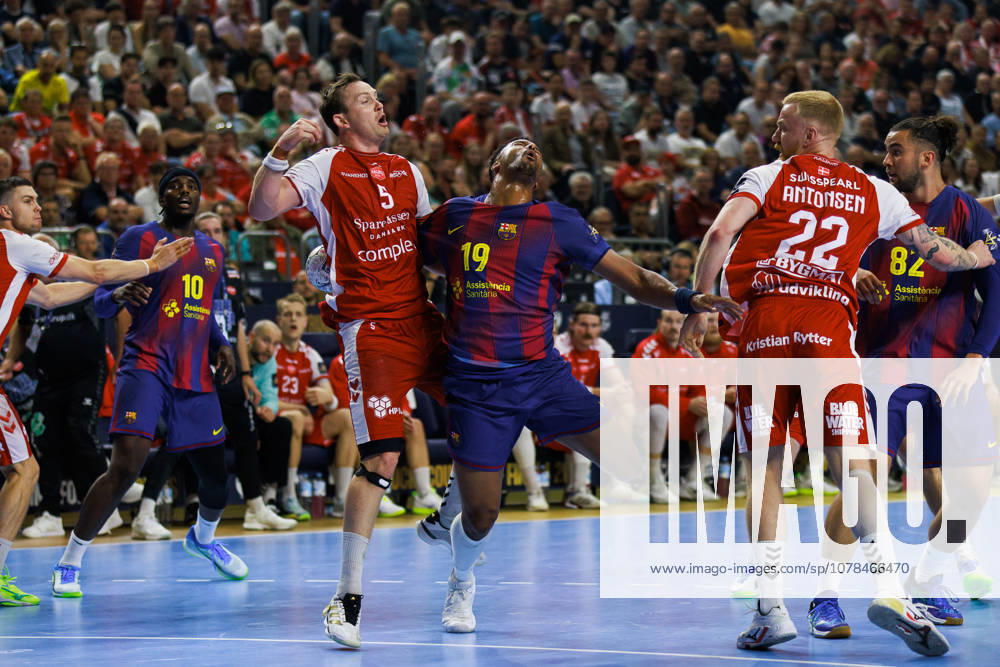 Sander SAGOSEN Aalborg Handbold, 05 in duel against Timothey N GUESSAN FC Barcelona Barca, 19 GER, Aalborg Handbold vs FC Barcelona, handball, TruckScout24 EHF FINAL4 2026, semi-final, 2025 2026 season, 13 06 2026, GER, Aalborg Handbold vs FC Barcelona, handball, TruckScout24 EHF FINAL4 2026, semi-final, 2025 2026 season, 13 06 2026, Cologne
