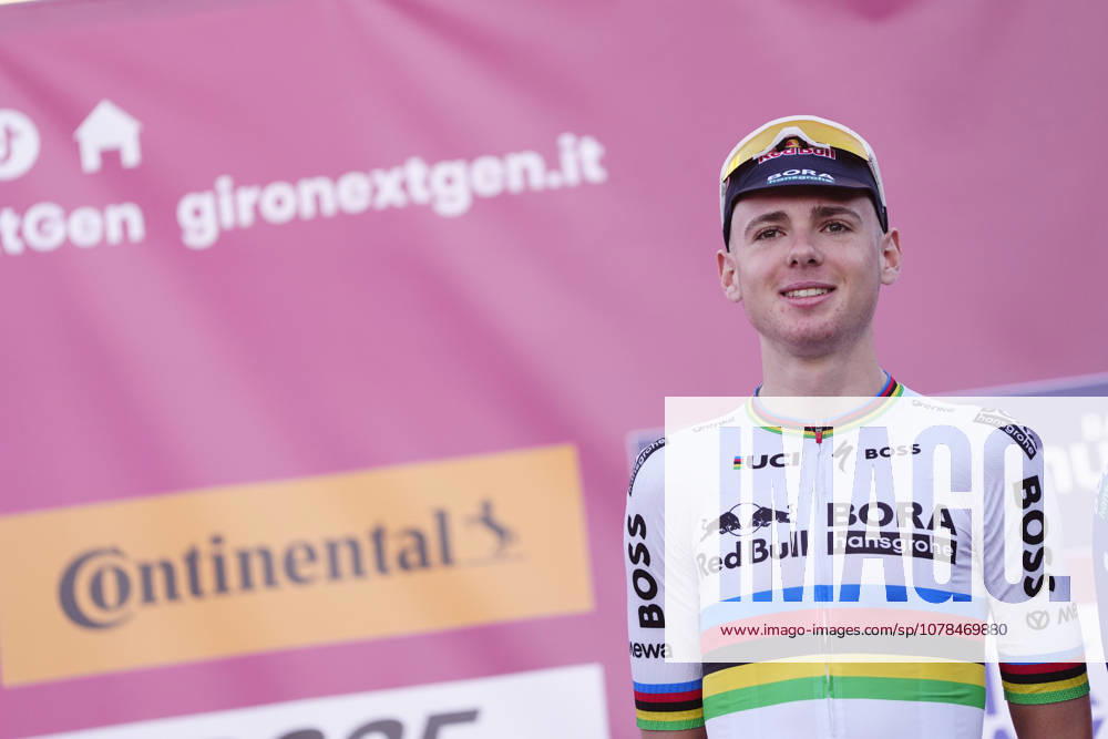 Italy s Lorenzo Mark Finn of Red Bull - Bora - Hansgrohe Rookies during the presentation of the teams competing in the Giro Next Gen 2026, June 13, 2026, Reggio Calabria, Italy (Photo Fabio Ferrari LaPresse)