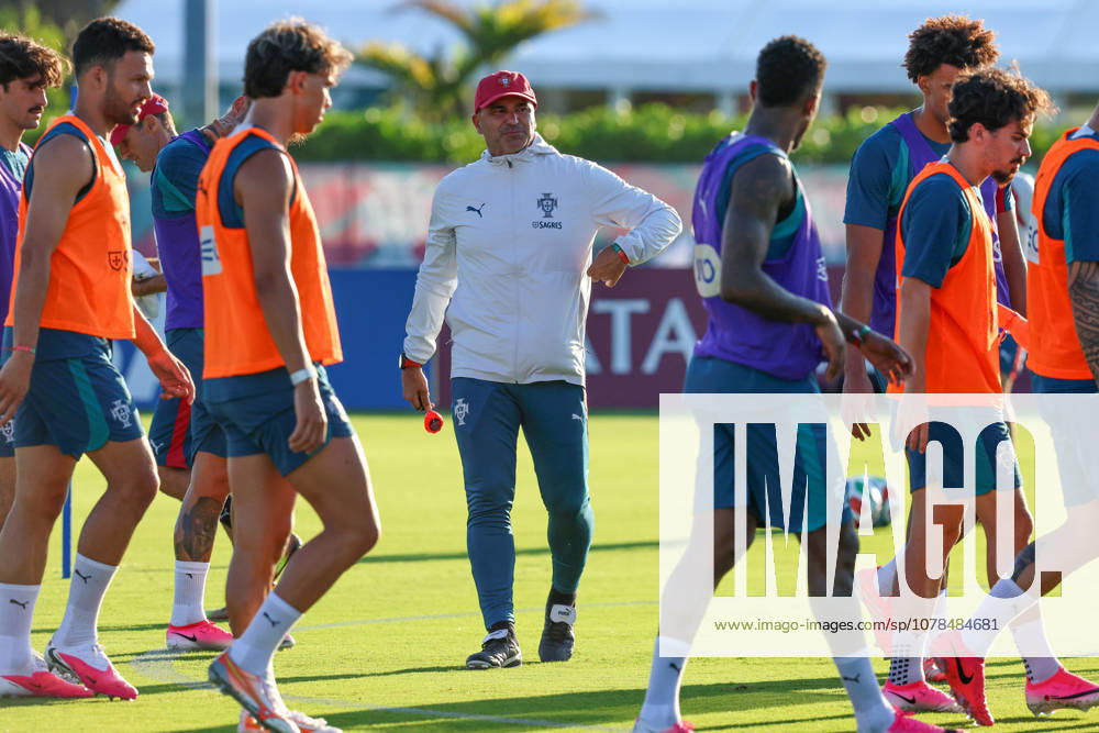 PALM BEACH GARDENS, FL - JUNE 13: Roberto Martinez of Portugal is seen at a FIFA World Cup, WM, Weltmeisterschaft, Fussball 26 Portugal team open training session at the Gardens North County District Park, Palm Beach Gardens, Florida.(Photo:Chris Arjoon) SOCCER: JUN 13 FIFA World Cup 26 - Portugal Training Icon26061300100028
