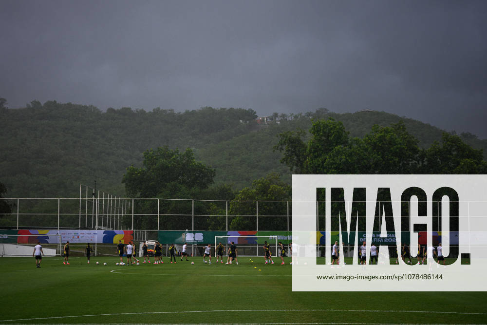 Rain during a training session during day 3 of the FIFA World Cup 2026 on June 14, 2026 in Monterrey Photo Petter Arvidson BILDBYRAN kod PA PA1232 fotboll football soccer fotball vm fotbolls vm fotball vm fotbolls vm 2026 fifa world cup 2026 träning practice training sverige sweden sverige a day 3 bbeng