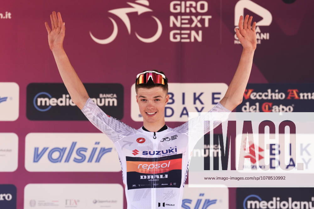 Norway s Hakon Eiksund Oksnes of Team Drali - Repsol whitw jersey during Stage 1 of the Giro Next Generation from Reggio Calabria to Vibo Valentia Italy, Saturday June 14, 2026(Photo Massimo Paolone LaPresse)