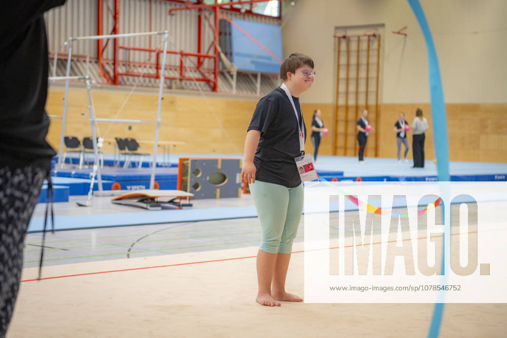 The Special Olympics National Games start on Monday 15 6 2026 in Saarland In the Kreisspoethalle Dillingen, the free training sessions for gymnasts start, here in rhythmic gymnastics and apparatus gymnastics Athletes from Magdeburg from the Elbe Sports Club are training here bub