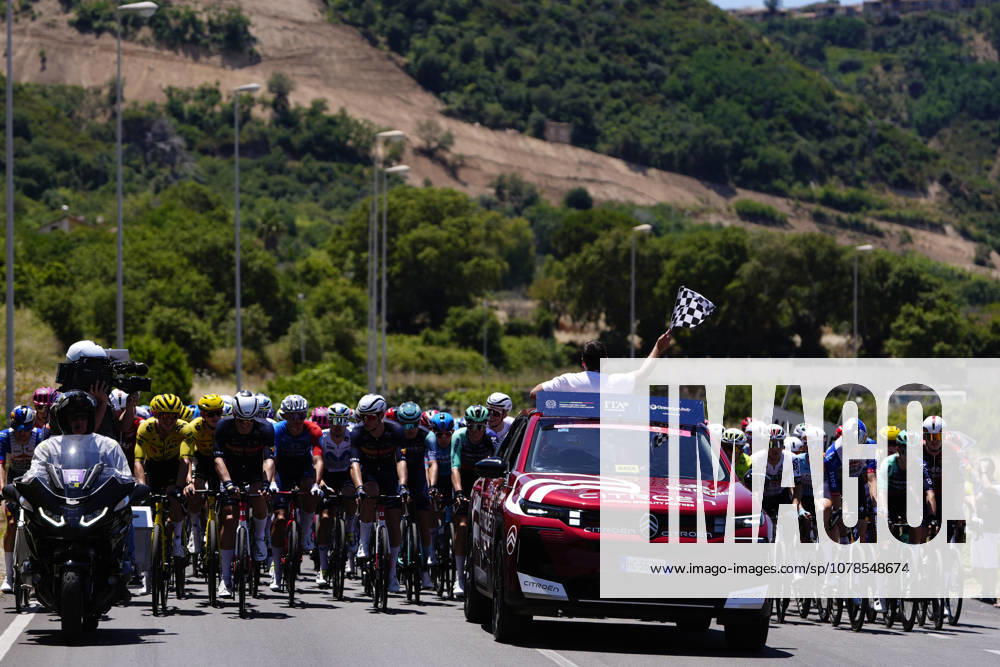 KM0 Car race during Stage 2 of the Giro Next Gen 2026, from Tropea to Crotone, Italy, Monday