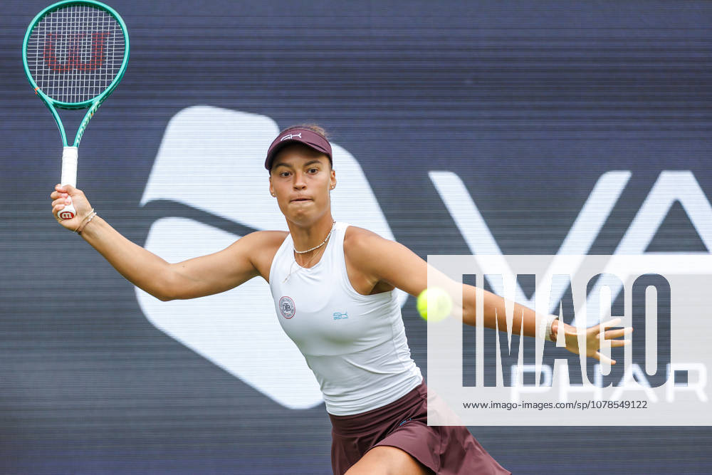 Berlin, 15 06 26, Tennis VANDA Pharmaceuticals BERLIN TENNIS OPEN 2026 at Steffi Graf Stadium Women, Singles, T J Brockmann GER vs 11 A Parks USA Tessa Johanna Brockmann Germany returns a ball VANDA Pharmaceuticals BERLIN TENNIS OPEN 2026