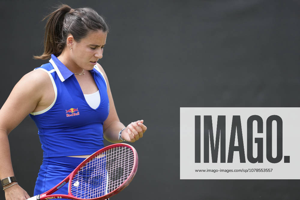 Lexus Nottingham Open - Day One Emma Navarro of the United States competes during the Round of 32 match at the 2026 Lexus Nottingham Open Women s tennis tournament at the Nottingham Tennis Centre in Nottingham, England, on June 15, 2026. Nottingham United Kingdom