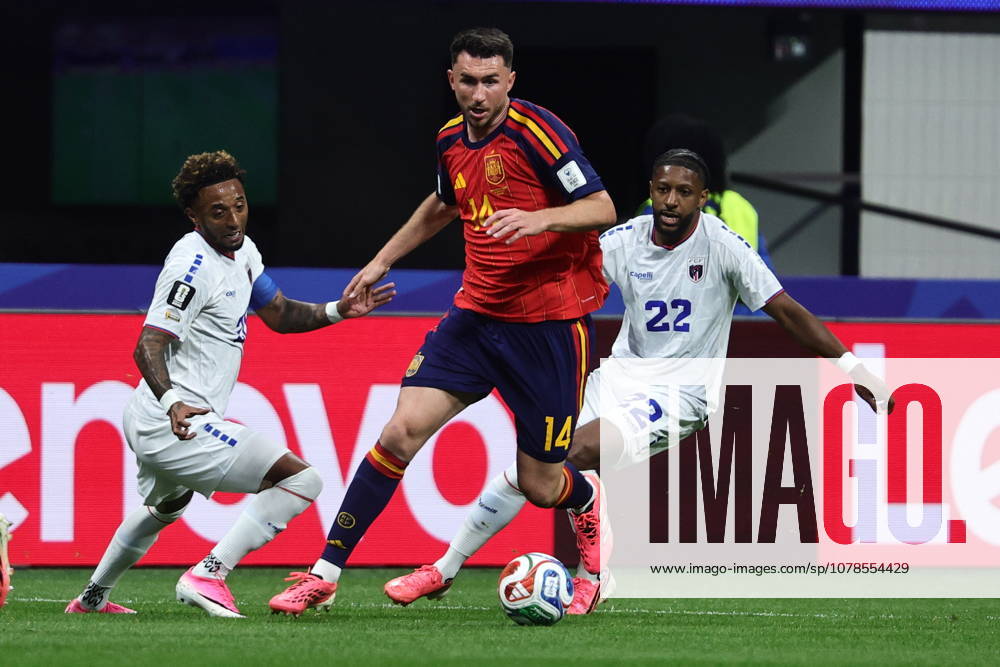 FIFA World Cup, WM, Weltmeisterschaft, Fussball 2026 - Group H - Spain vs Cabo Verde Aymeric Laporte (C) of Spain in action against Steven Moreira (R) of Cape Verde during the FIFA World Cup 2026 group stage match Spain vs Cabo Verde, in Atlanta, USA, 15 June 2026. ATLANTA United States