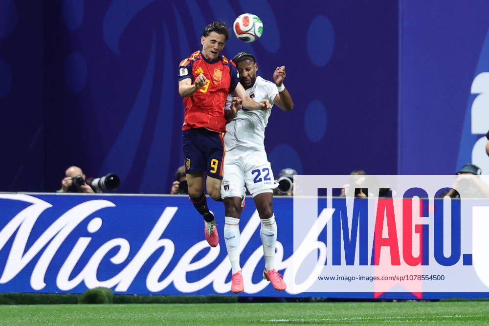 FIFA World Cup, WM, Weltmeisterschaft, Fussball 2026 - Group H - Spain vs Cabo Verde Gavi (L) of Spain in action against Steven Moreira of Cape Verde during the FIFA World Cup 2026 group stage match Spain vs Cabo Verde, in Atlanta, USA, 15 June 2026. ATLANTA United States