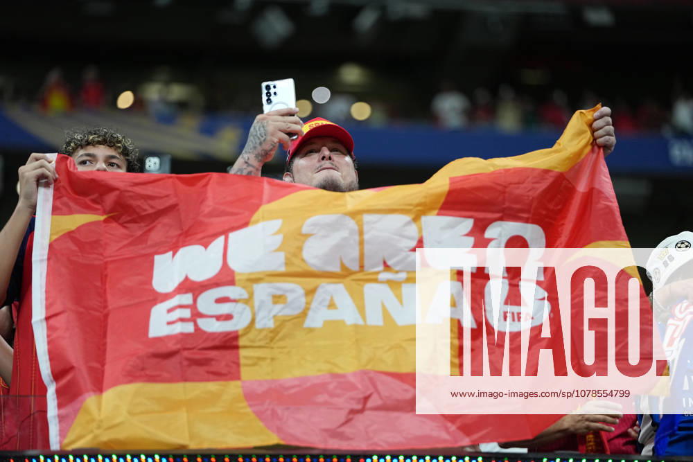 (260615) -- ATLANTA, June 15, 2026 -- Fans of Spain are seen prior to the group H match between Spain and Cape Verde at the 2026 FIFA World Cup, WM, Weltmeisterschaft, Fussball at Atlanta Stadium in Atlanta, the United States, June 15, 2026. ) (SP)U.S.-ATLANTA-FOOTBALL-FIFA WORLD CUP-GROUP H-ESP VS CPV JuxHuanzong