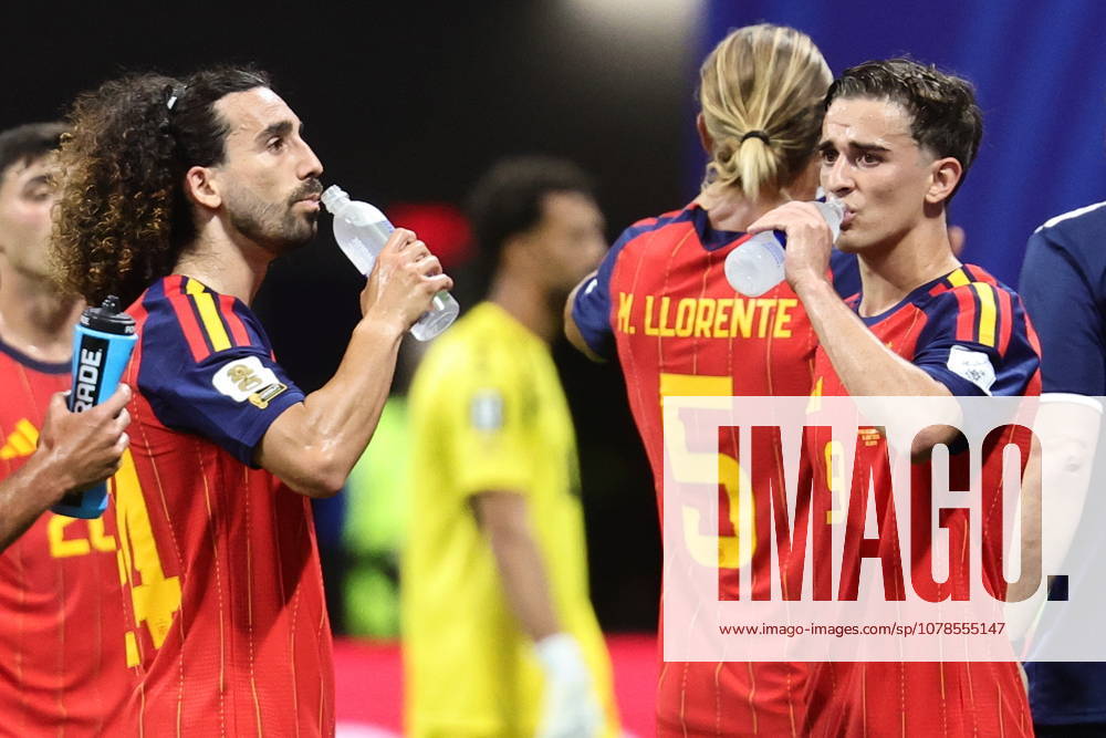 FIFA World Cup, WM, Weltmeisterschaft, Fussball 2026 - Group H - Spain vs Cabo Verde Marc Cucurella (L) and Gavi (R) of Spain during the hydration break in the first half of the FIFA World Cup 2026 group stage match Spain vs Cabo Verde, in Atlanta, USA, 15 June 2026. ATLANTA United States