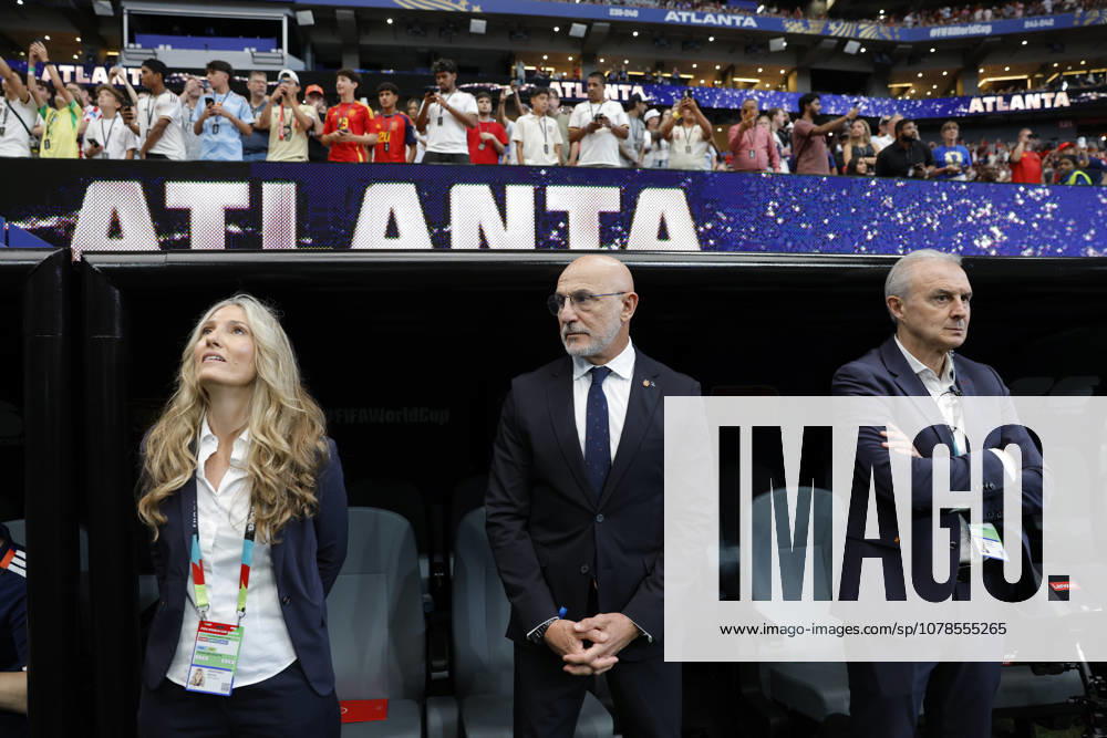 Spanish head coach Luis de la Fuente (C) gestures during the 2026 FIFA World Cup, WM, Weltmeisterschaft, Fussball group H soccer match between Spain and Cape Verde at Mercedes-Benz Stadium, in Atlanta, Georgia, United States, 15 June 2026. FIFA World Cup 2026 - Group H - Spain vs. Cape Verde !ACHTUNG: NUR REDAKTIONELLE NUTZUNG!