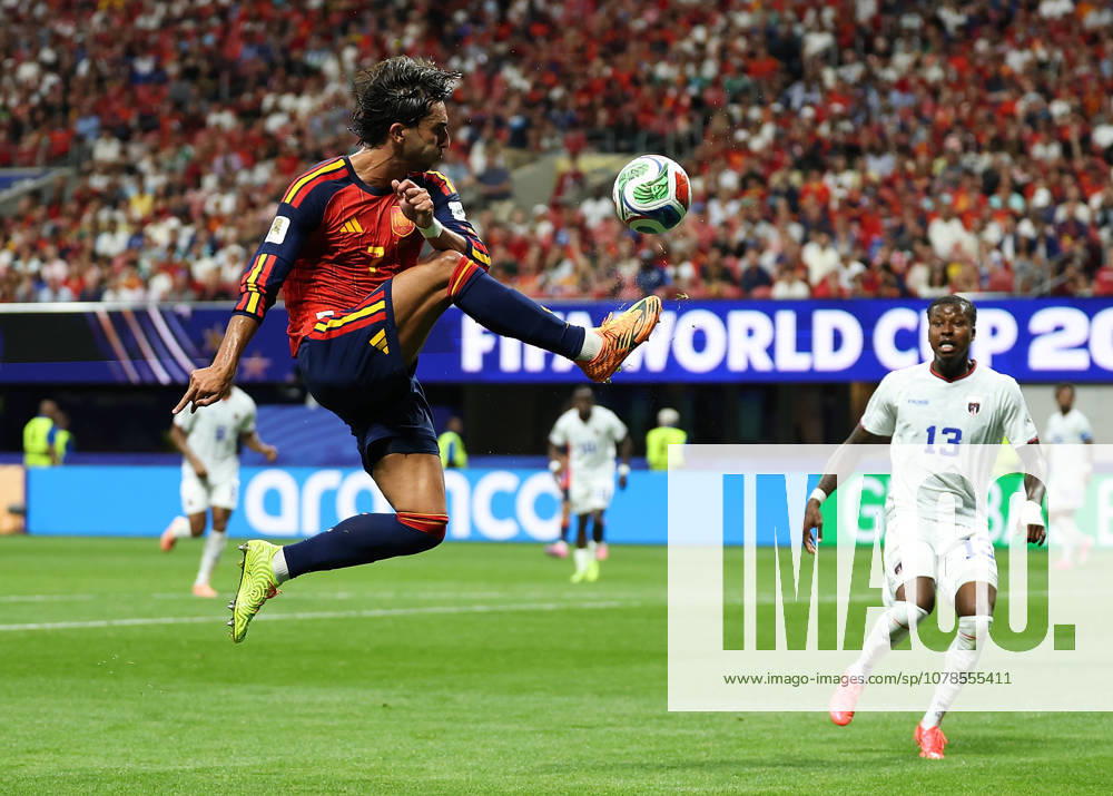 (260616) -- ATLANTA, June 16, 2026 -- Ferran Torres (L) of Spain competes during the group H match between Spain and Cape Verde at the 2026 FIFA World Cup, WM, Weltmeisterschaft, Fussball at Atlanta Stadium in Atlanta, the United States, June 15, 2026. ) (SP)U.S.-ATLANTA-FOOTBALL-FIFA WORLD CUP-GROUP H-ESP VS CPV WangxKaiyan