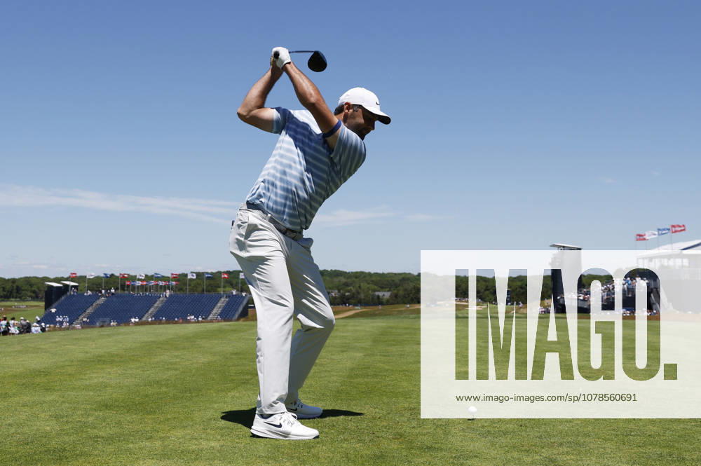 Scottie Scheffler hits a tee shot in a practice round on the Monday before the 126th U.S. Open Golf Championship at Shinnecock Hills Golf Club on Monday, June 15, 2026 in Southampton, New York. NYP20260615301 JOHNxANGELILLO