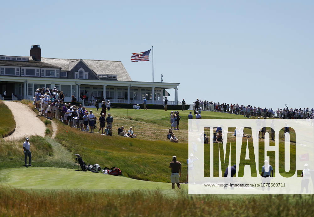 Players practice putting while playing in a practice round on the Monday before the 126th U.S. Open Golf Championship at Shinnecock Hills Golf Club on Monday, June 15, 2026 in Southampton, New York. NYP20260615314 JOHNxANGELILLO