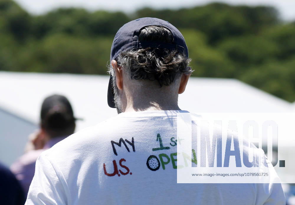 Fans watch a practice round on the Monday before the 126th U.S. Open Golf Championship at Shinnecock Hills Golf Club on Monday, June 15, 2026 in Southampton, New York. NYP20260615321 JOHNxANGELILLO