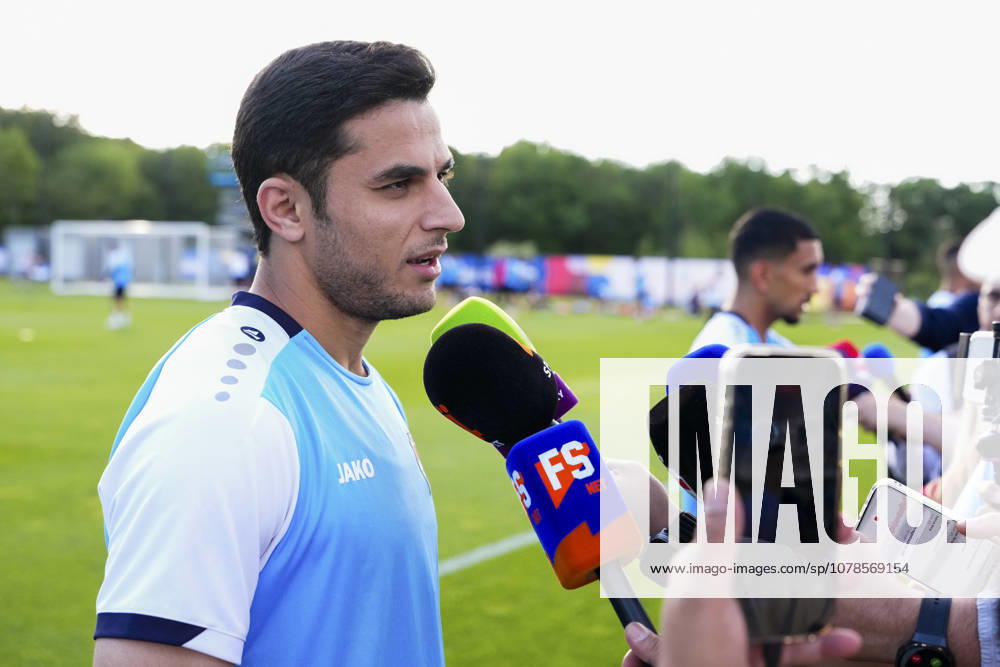 (260616) -- BOSTON, June 16, 2026 -- Ahmed Maknazi of Iraq receives an interview before a training session ahead of the group I stage match against Norway at the FIFA World Cup, WM, Weltmeisterschaft, Fussball 2026 in Boston, the United States, June 15, 2026. ) (SP)U.S.-BOSTON-FOOTBALL-FIFA WORLD CUP-TEAM IRAQ-TRAINING ChenxYichen