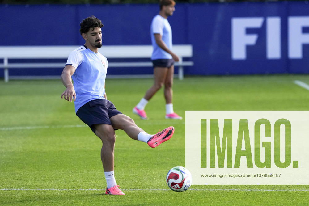 (260616) -- BOSTON, June 16, 2026 -- Youssef Amyn (L) of Iraq attends a training session ahead of the group I stage match against Norway at the FIFA World Cup, WM, Weltmeisterschaft, Fussball 2026 in Boston, the United States, June 15, 2026. ) (SP)U.S.-BOSTON-FOOTBALL-FIFA WORLD CUP-TEAM IRAQ-TRAINING ChenxYichen