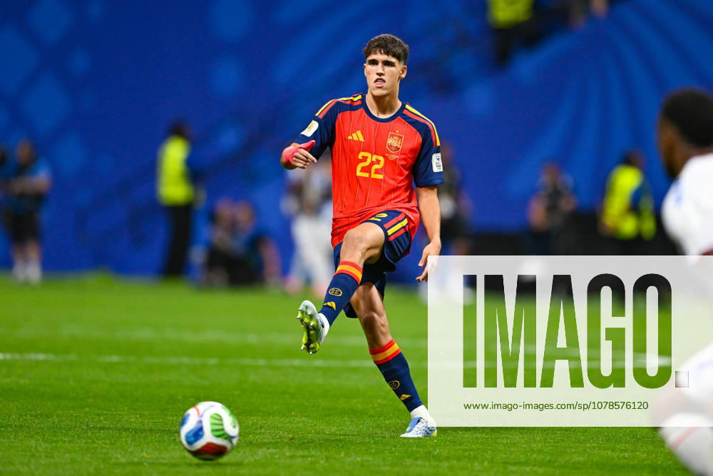 ATLANTA, GA - JUNE 15: Pau Cubars†22 of Spain passes during the FIFA World Cup, WM, Weltmeisterschaft, Fussball 2026 Group H match between Spain and Cape Verde on June 15th, 2026 at Atlanta Stadium in Atlanta, GA. (Photo by Rich von Biberstein Icon Sportswire) SOCCER: JUN 15 FIFA World Cup 26 Group H - Spain vs Cabo Verde Icon260615138