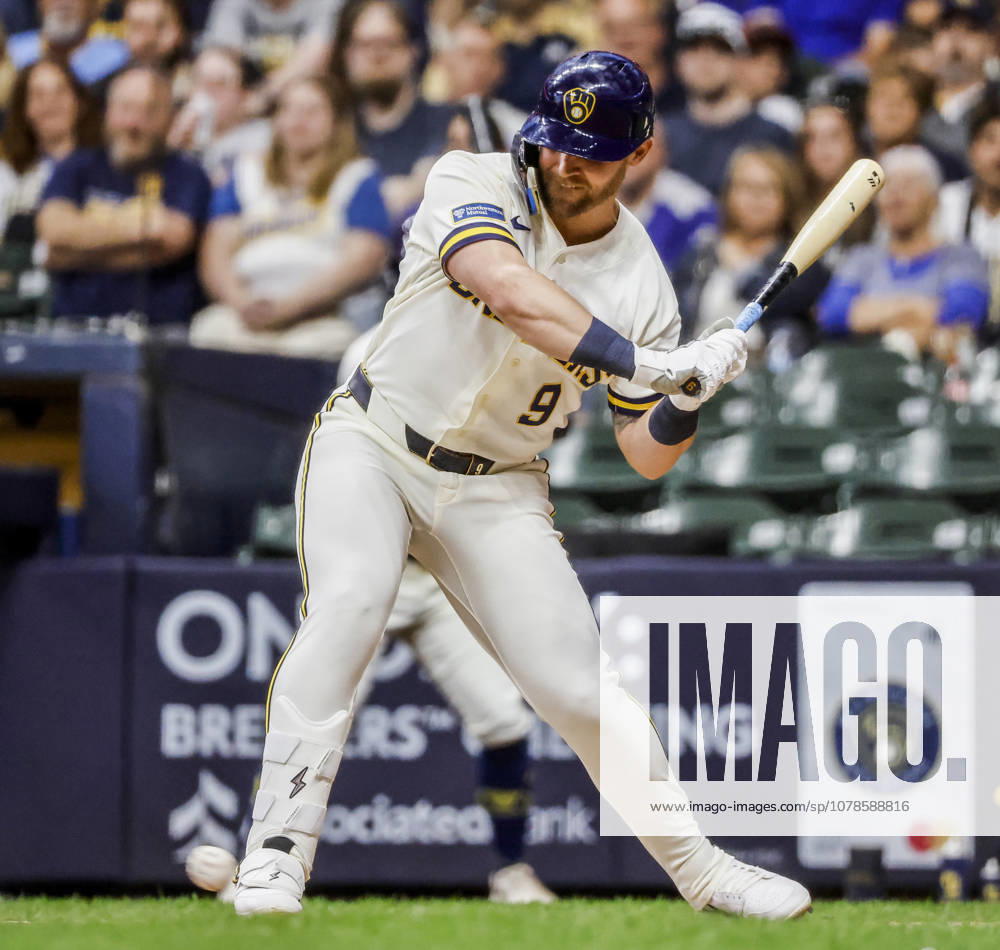 Milwaukee Brewers right fielder Jake Bauers is hits in the foot by a pitch thrown by Cleveland Guardians relief pitcher Colin Holderman in the sixth inning of the MLB, Baseball Herren, USA game between the Cleveland Guardians and the Milwaukee Brewers at American Family Field in Milwaukee, Wisconsin on Tuesday, June 16, 2026. MIL20260616817 TANNENxMAURY