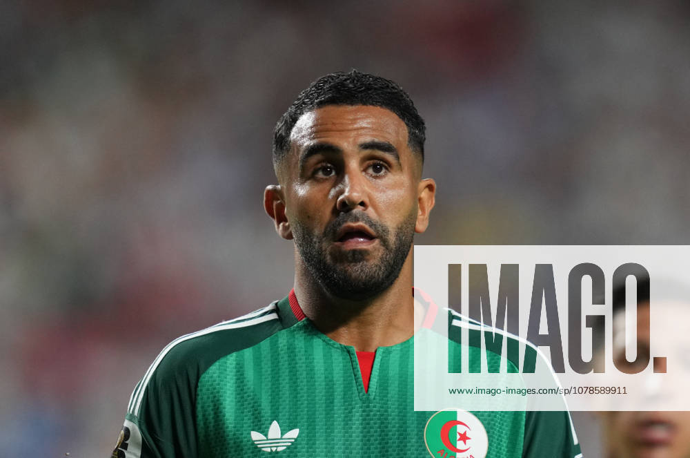 Riyad Karim Mahrez of Algeria watches the match between Argentina and Algeria in Group J of the 2026 FIFA World Cup at Kansas Stadium in Kansas, United States, on June 16, 2026. Photo by DeFodi Images, taken by Thor Wegner.,detected_source_language