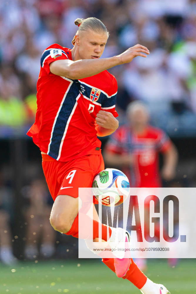 Foxborough, Massachusetts, USA; Norway forward Erling Haaland (9) uses fancy footwork to settle the ball in a FIFA World Cup, WM, Weltmeisterschaft, Fussball 2026 Group I match between Iraq and Norway at Boston Stadium. (c) CSM - ZUMAc04_ 20260616_zma_c04_099