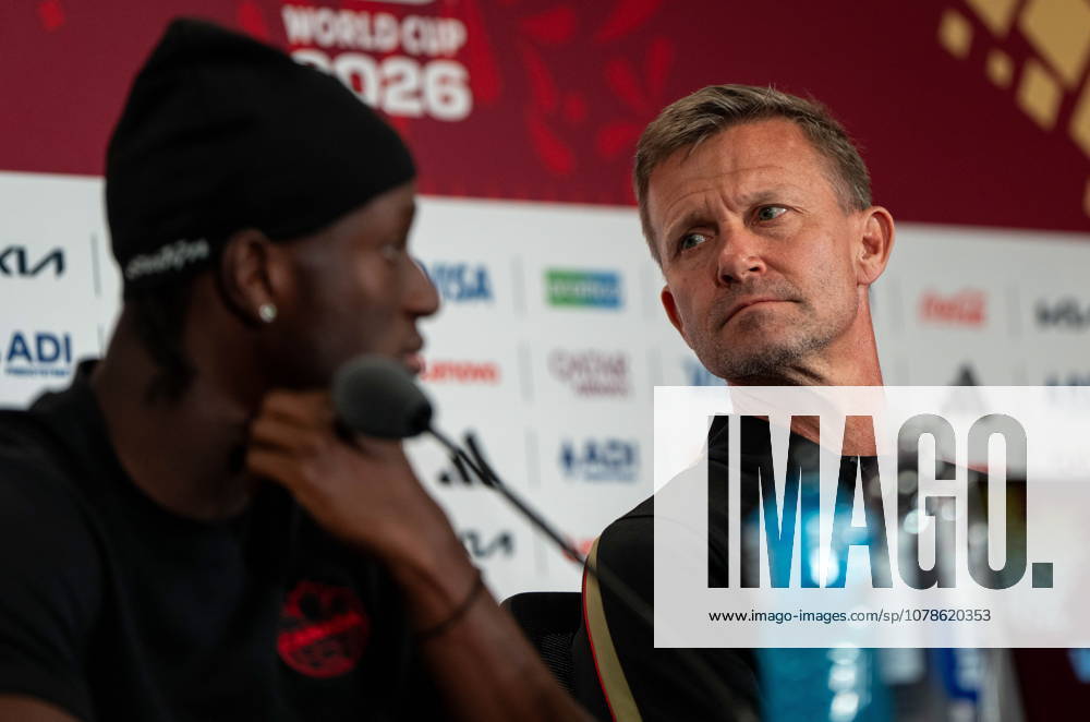 Canada s head coach Jesse Marsch, right, looks to Ismael Kone during a FIFA World Cup, WM, Weltmeisterschaft, Fussball press conference, PK, Pressekonferenz in Vancouver, on Wednesday, June 17, 2026. Canada News - June 17, 2026 - ZUMAc35_ 20260617_zaf_c35_267
