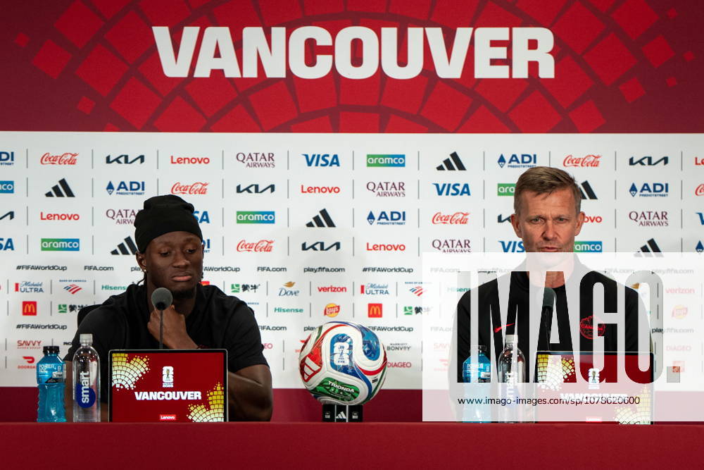 Canada s head coach Jesse Marsch, right, speaks beside Ismael Kone during a FIFA World Cup, WM, Weltmeisterschaft, Fussball press conference, PK, Pressekonferenz in Vancouver, on Wednesday, June 17, 2026. Canada News - June 17, 2026 - ZUMAc35_ 20260617_zaf_c35_273