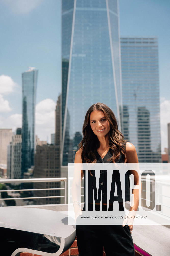 USA, New York, MagentaTV Studio, FIFA World Cup, Laura Wontorra,detected_source_language
