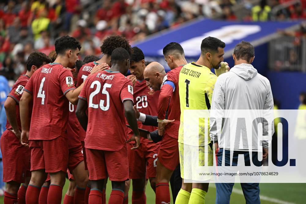 Martinez, Roberto — 2026 World Cup — Portugal vs. Republic of the Congo — 1–1 — NRG Stadium, Houston, United States — June 17, 2026 — Stephane Manzey — water break — Houston, NRG Stadium Germany, Japan, UK, France, Belgium, OUT,detected_source_language