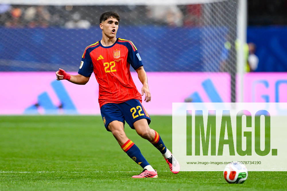 ATLANTA, GA - JUNE 21: Pau Cubarsi 22 of Spain passes during the FIFA World Cup, WM, Weltmeisterschaft, Fussball 2026 Group H match between Spain and Saudi Arabia on June 21st, 2026 at Atlanta Stadium in Atlanta, GA. (Photo by Rich von Biberstein Icon Sportswire) SOCCER: JUN 21 FIFA World Cup 26 Group H - Spain vs Saudi Arabia Icon260621014