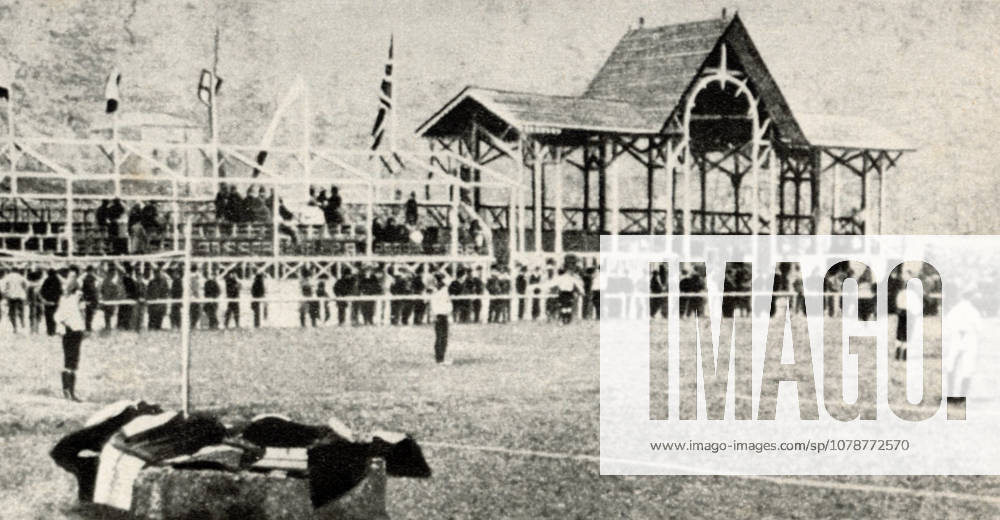 An Italian football field at the beginning of the 20th century !ACHTUNG AUFNAHMEDATUM GESCHÄTZT!
